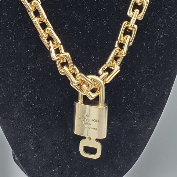 100% Auth Louis Vuitton Lock & Key with Unbranded Gold Plated Chain Necklace - Picture 5 of 7